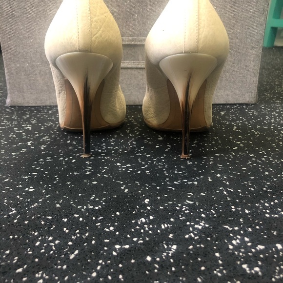 CASADEI Buckle Heel in cream and tortoise - Picture 3 of 3